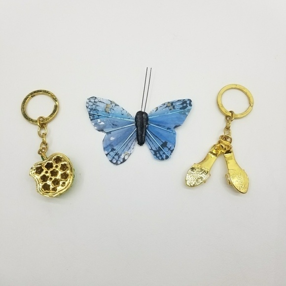 2 keychains - Picture 2 of 2